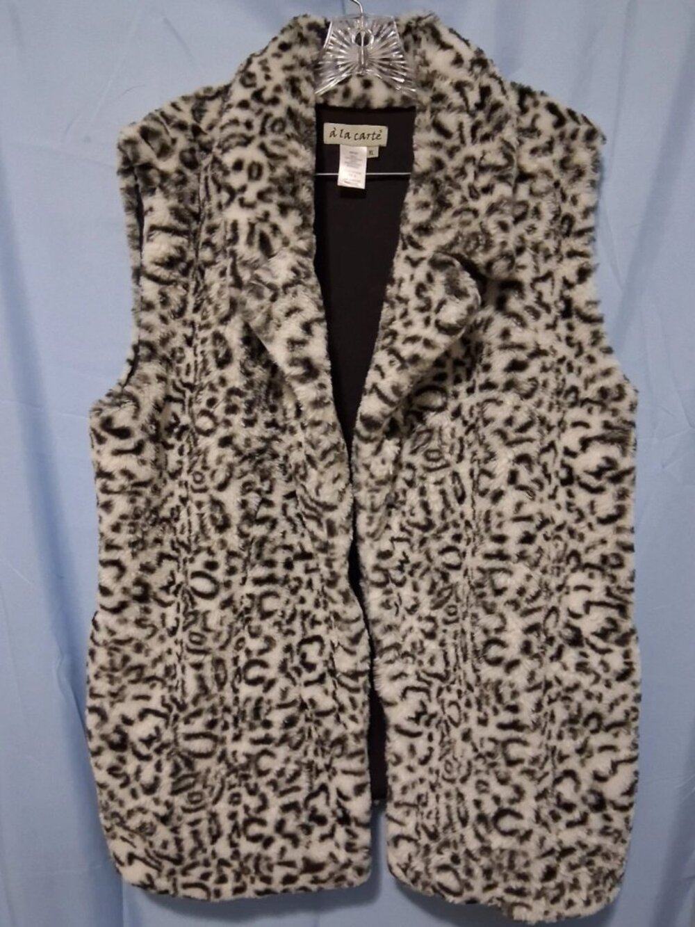 A La Carte Womans Sz XLarge Black & White Luxury Leopard Faux Fur Long Vest